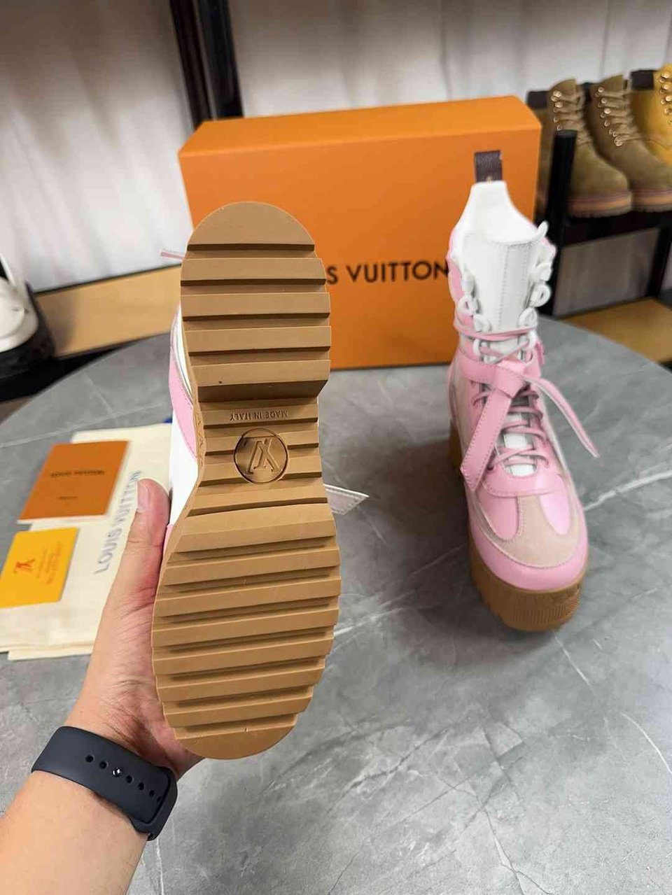 Louis Vuitton Laureate Platform Desert Boot Rose 1Ad23N view 5
