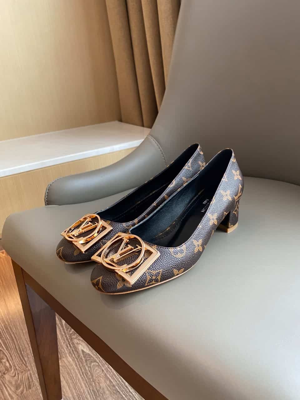 Louis Vuitton Madeleine Pumps Monogram 1A8N8V view 7
