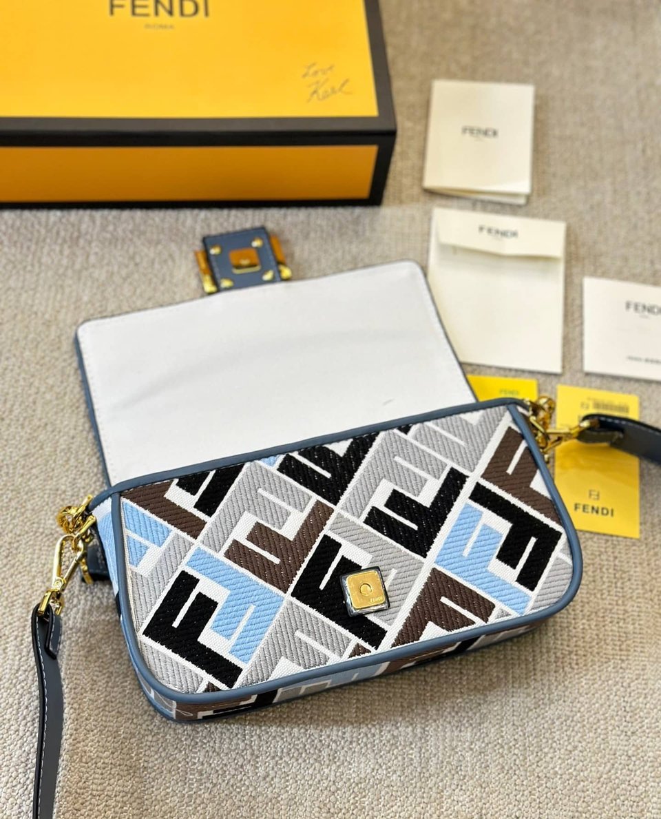 Fendi Baguette Ff Embroidered Shoulder Bag Multicolor 26Cm view 8