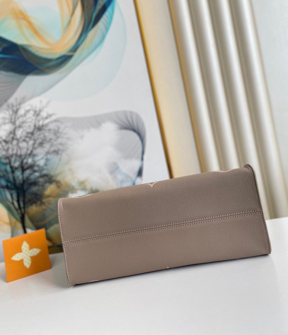 Louis Vuitton Onthego Mm Bicolor Monogram Empreinte Leather Dove/Cream M45494 35cm view 9
