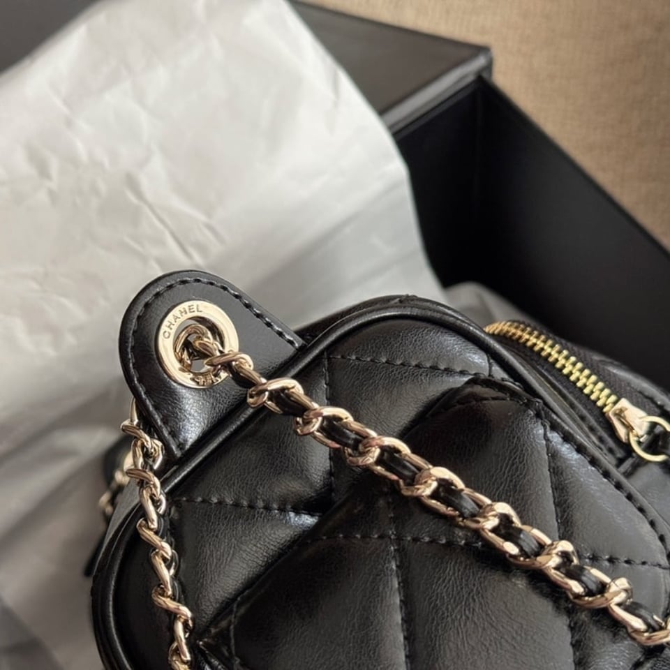 Chanel Small Camera Case Bag Black 23Cm/9.1in As5220 B18234 94305 view 9