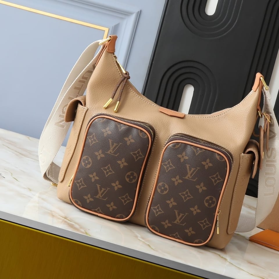 Louis Vuitton Hobo Cargo Beige 31Cm M12697 view 3