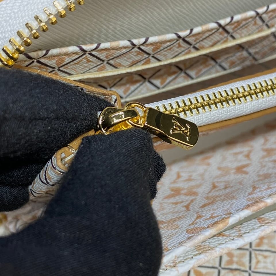 Louis Vuitton Monogram Flower Patterns Zippy Wallet view 8