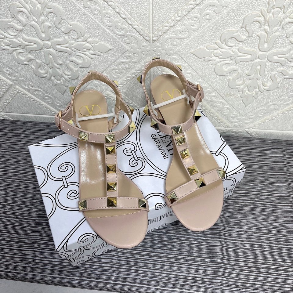 Valentino Garavani Rockstud Calfskin Leather Sandal Beige view 9