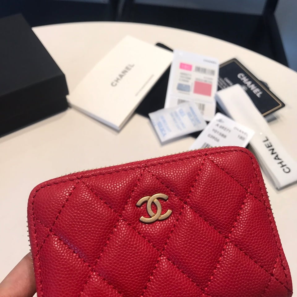 Chanel Zipped Coin Basic Purse 11 Red Calfskin Gold Icon view 4