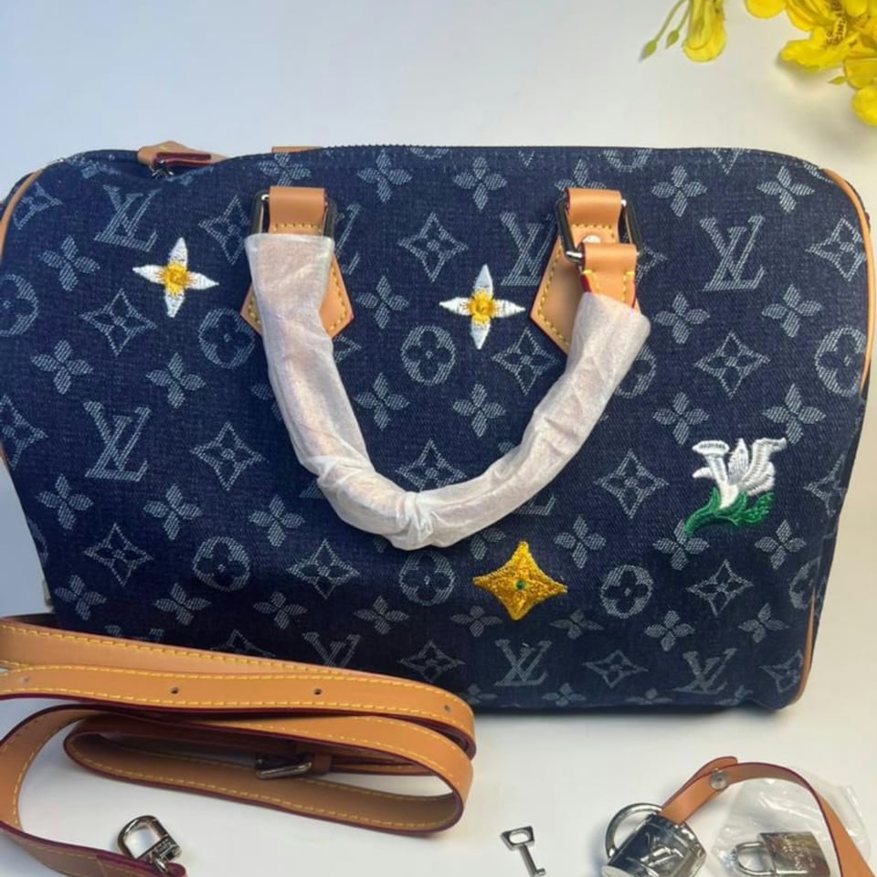 Louis Vuitton Speedy Bandouliere M27556 34cm/13.4in view 4