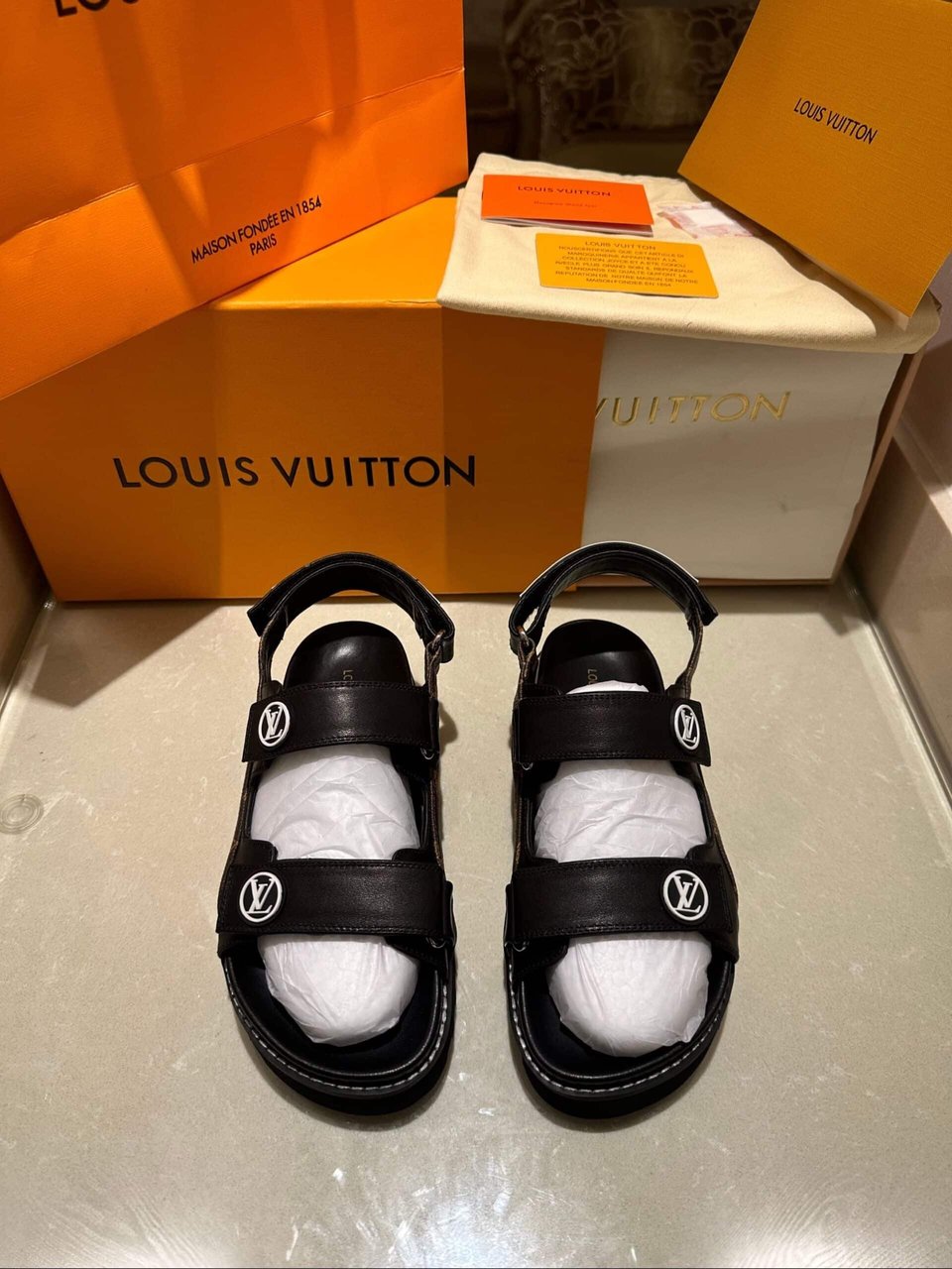 Louis Vuitton Paseo Flat Comfort Sandals Black 1Ab0Xt view 4