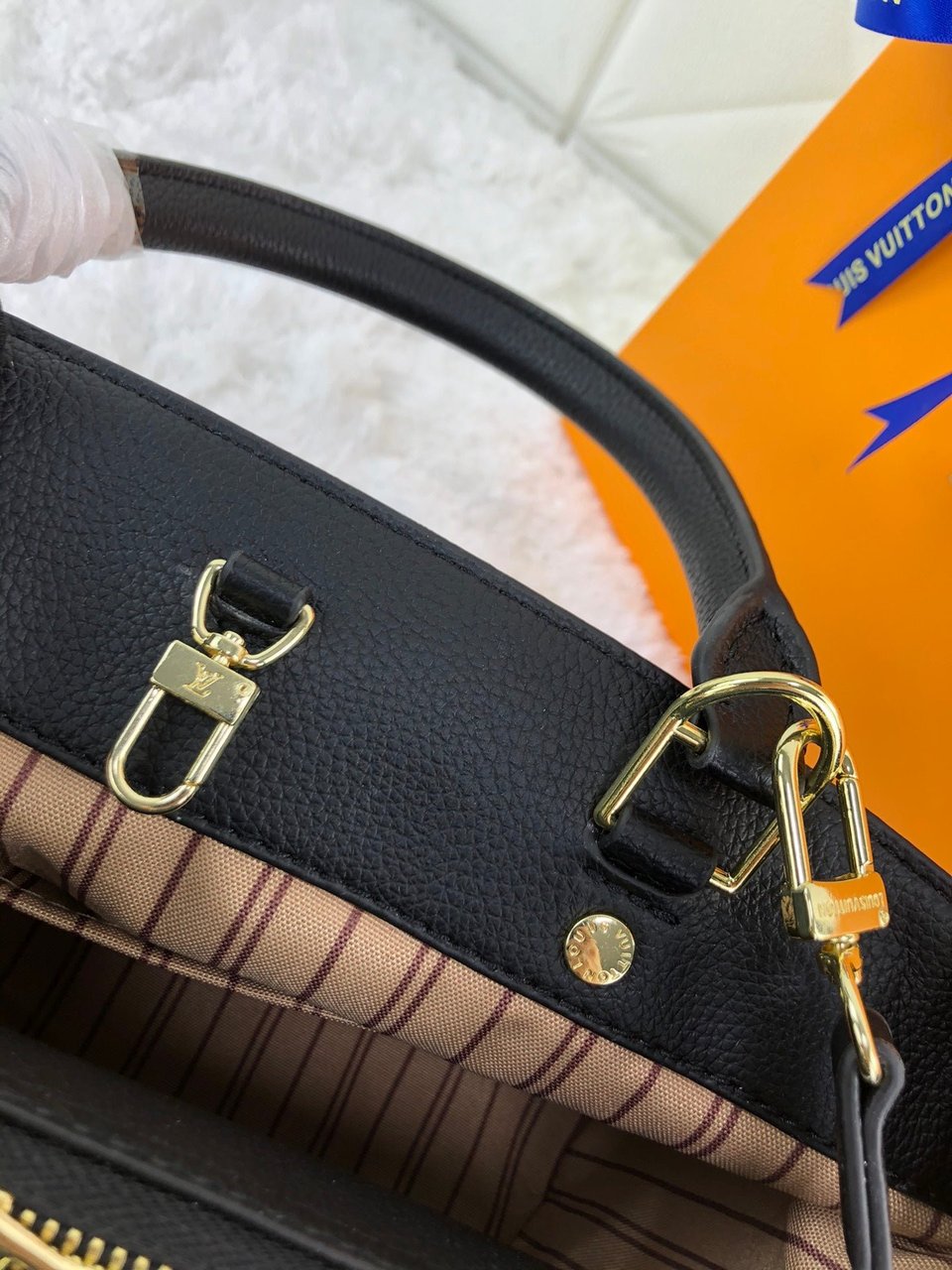 Louis Vuitton Montaigne Bb Empreinte Noir Black 33Cm view 5