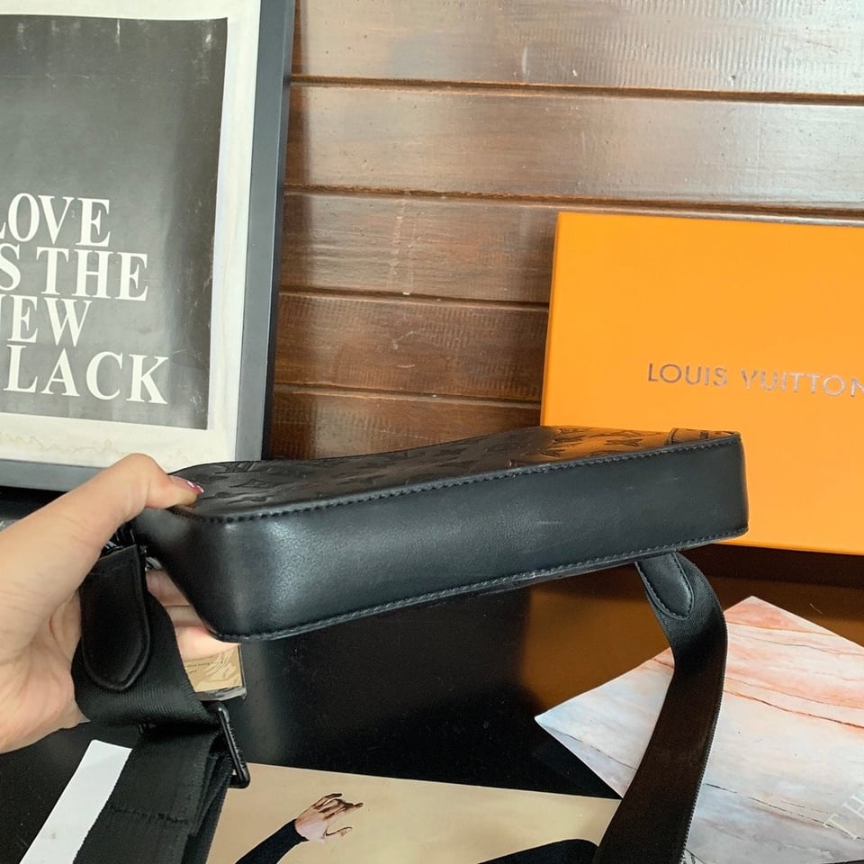 Louis Vuitton Duo Messenger Bag Black 25Cm M69827 view 11