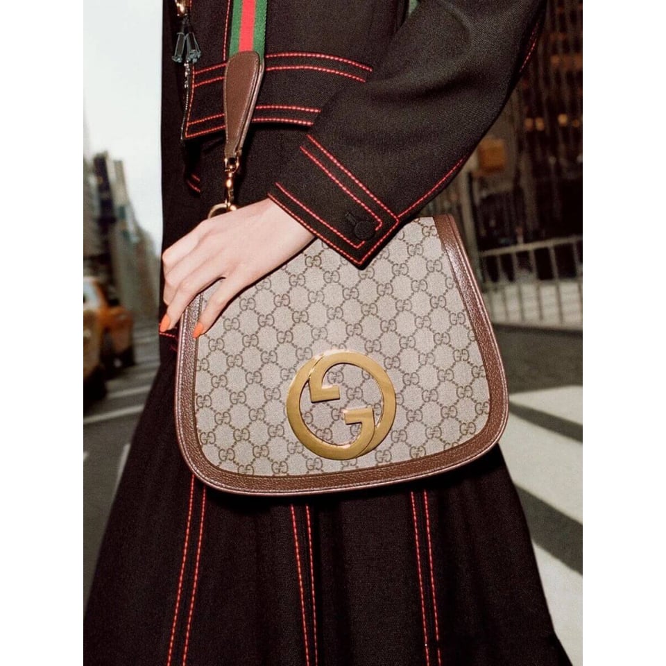 Gucci Blondie Medium Shoulder Bag With Round Interlocking G view 5