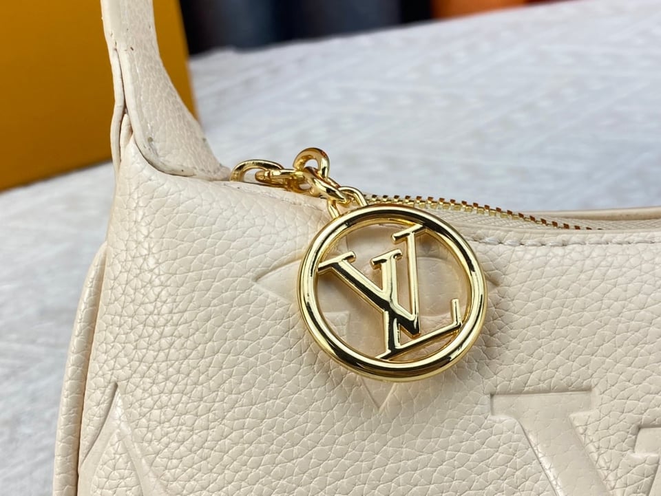 Louis Vuitton Mini Moon White 20Cm M82519 view 6