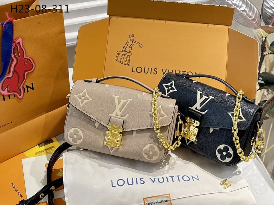 Louis Vuitton Pochette M Tis East West Bag Gray Cream 21Cm view 6