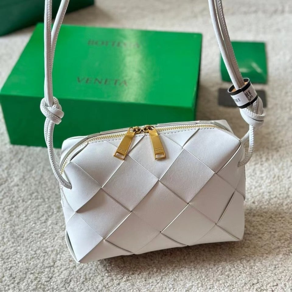 Bottega Veneta Small Camera Bag Mxn 52 400 White 18Cm view 5