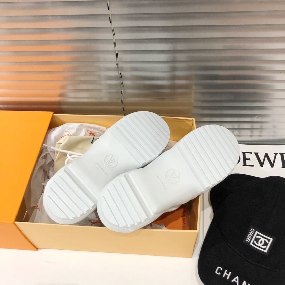 Louis Vuitton Archlight Sneakers White 1A43L1 view 9