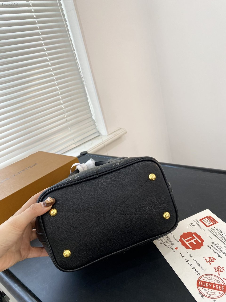 Louis Vuitton Blossom Pm Black 20Cm M23393 view 9
