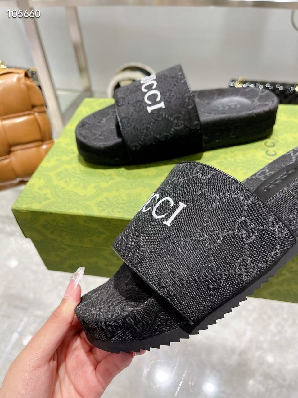 Gucci Women’S Gg Canvas Slide Sandal Black view 7