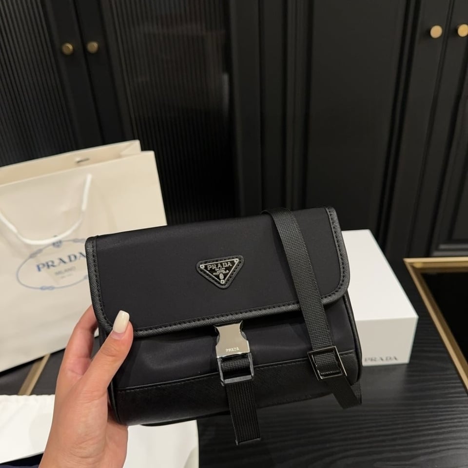 Prada Re Nylon And Saffiano Leather Smartphone Case Black 14Cm view 3