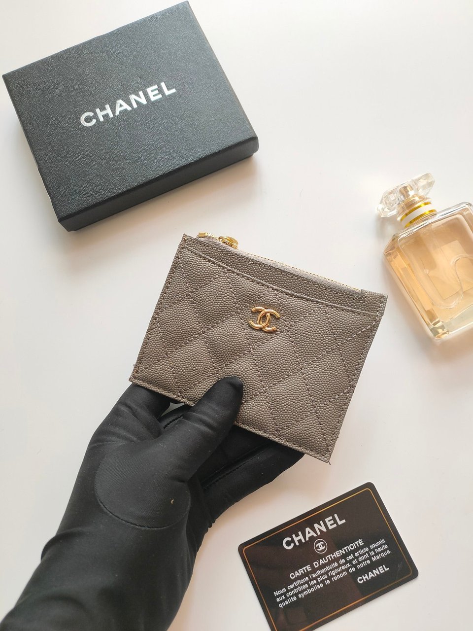 Chanel Zipped Card Holder 11.5 Gray Grained Calfskin Gold Icon view 4