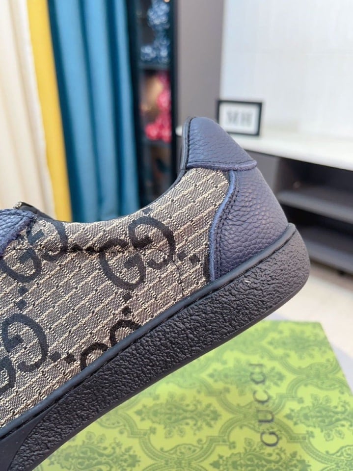 Gucci Gg Canvas And Leather Low Top Sneakers Blue view 5
