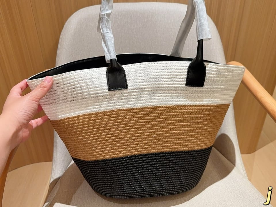 Chanel Maxi-sized Shopping Bag Raffia &amp; Calfskin White 60cm/23.6in AS6148 view 7