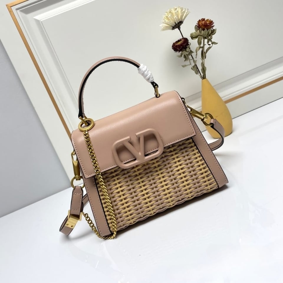 Valentino Garavani Small Vsling Wicker Handbag Pink 22Cm view 4