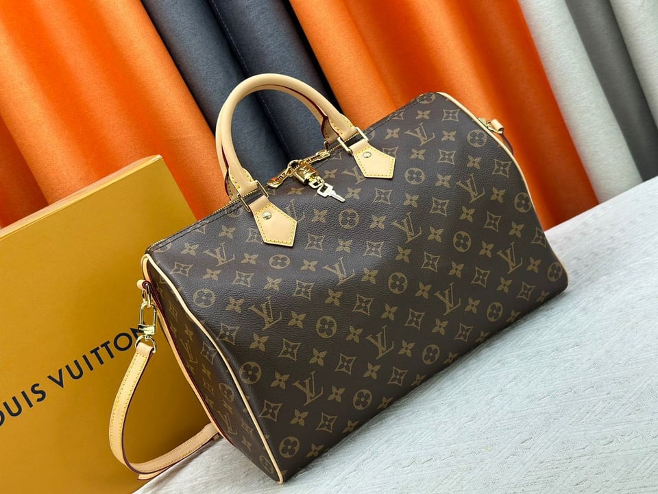 Louis Vuitton Speedy Bandouliere 35 Monogram Canvas 35cm view 4