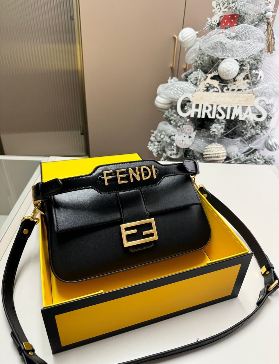 Fendi Baguette Bag Black Leather 25Cm/ 9.8 in view 5