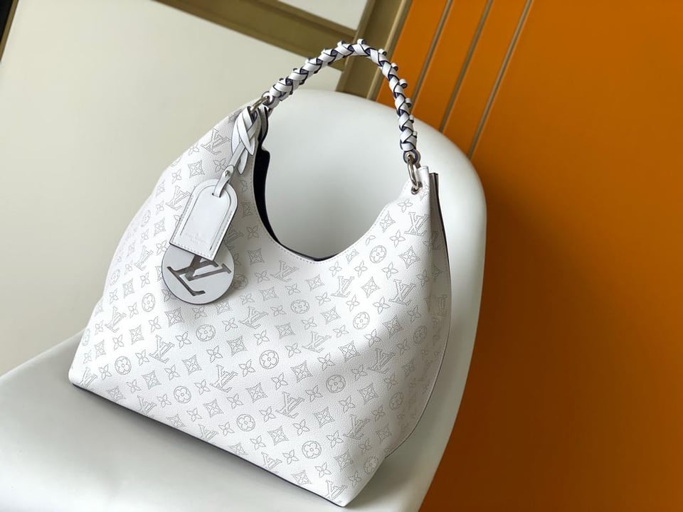 Louis Vuitton Carmel Mahina Monogram White view 2
