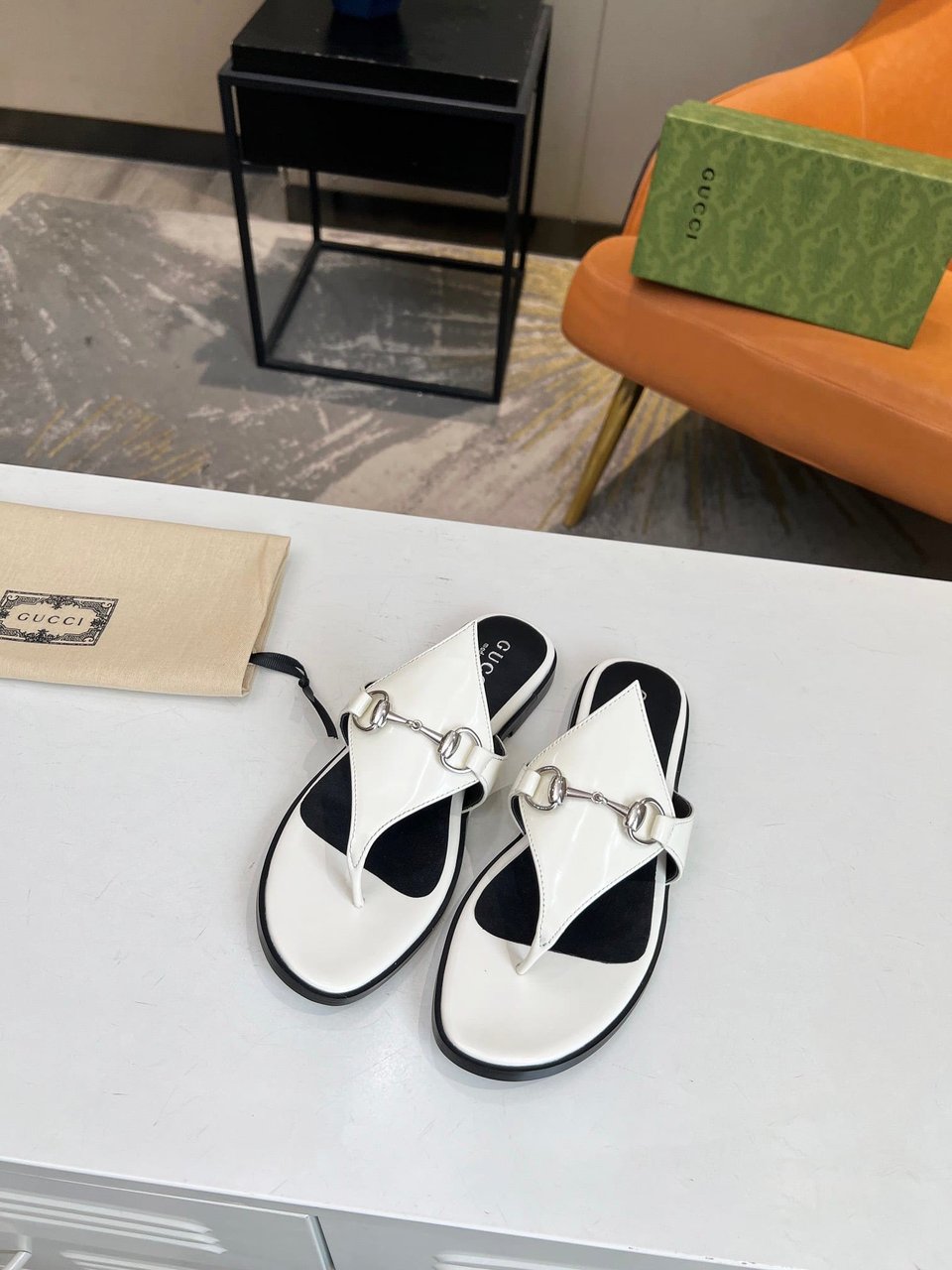 Gucci Women’S Thong Sandal With Horsebit White view 4