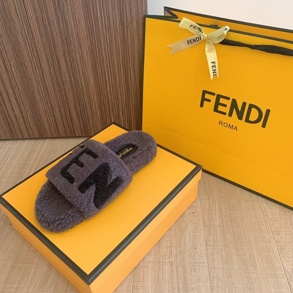 Fendi Fleece Black Text Slippers Grey view 4