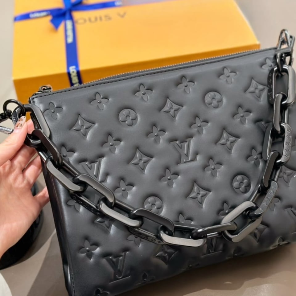 Louis Vuitton Coussin Pm Bag Black 27Cm M11370 view 6