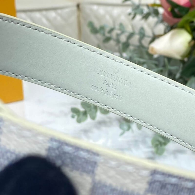 Louis Vuitton LV Initiales 25mm Belt M9268U view 10