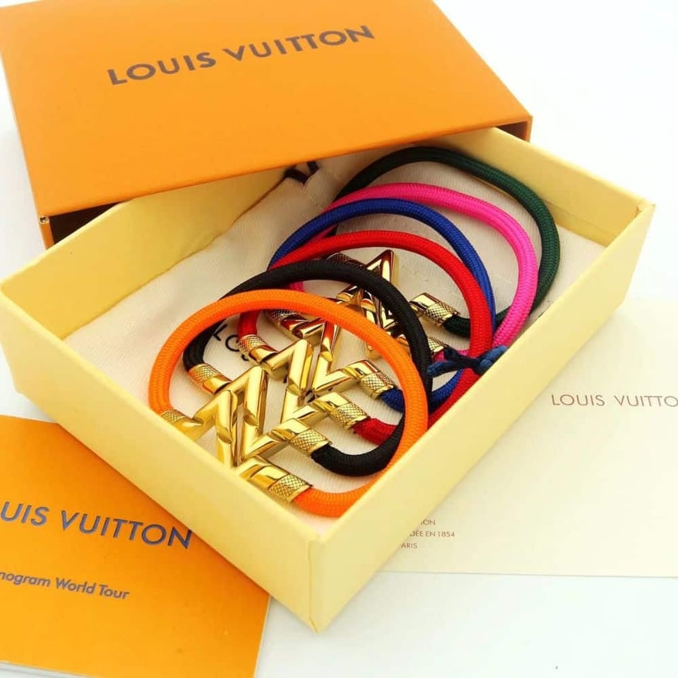 Louis Vuitton Lv Volt Upside Down Play Large Bracelet Yellow Gold Q05449 view 3