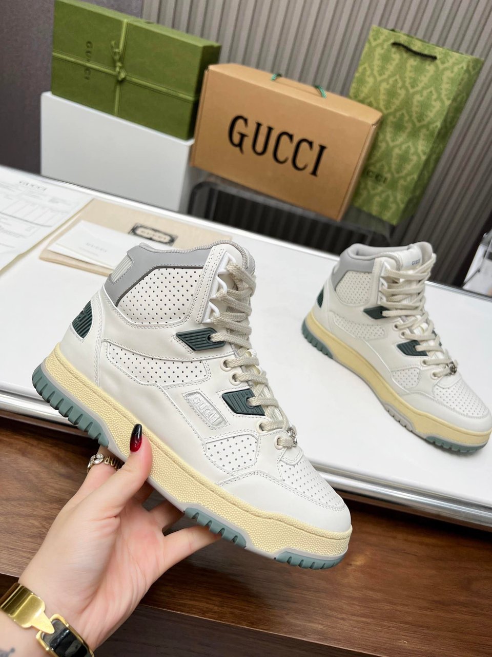 Gucci Women’S High Top Distressed Effect Sneaker White 765437 Aacv6 9161 view 3