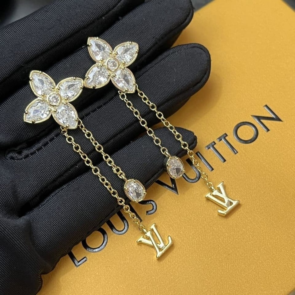 Louis Vuitton Lv Dazzle Earrings M01996 view 2