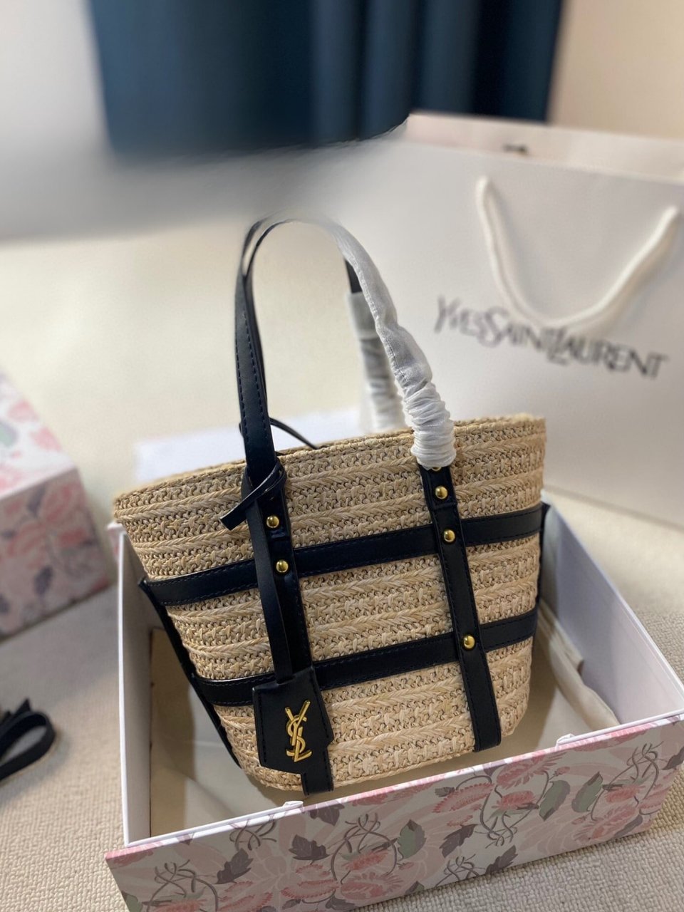 Saint Laurent Medium Panier Harness Raffia Tote Beige 17Cm view 4