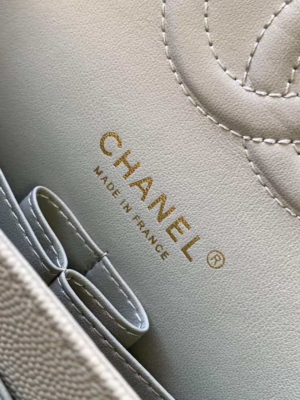 Chanel Classic Flap Bag 25 cm Light Blue Caviar Gold-Tone Hardware A01112 view 11
