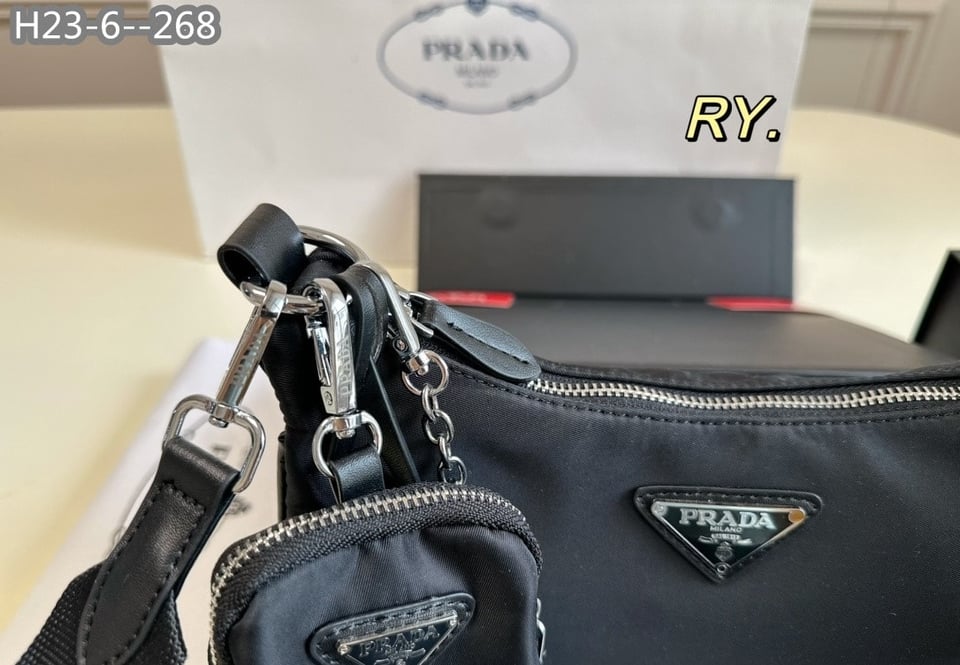 Prada Re Edition 2005 Re Nylon Bag Black 26Cm view 5