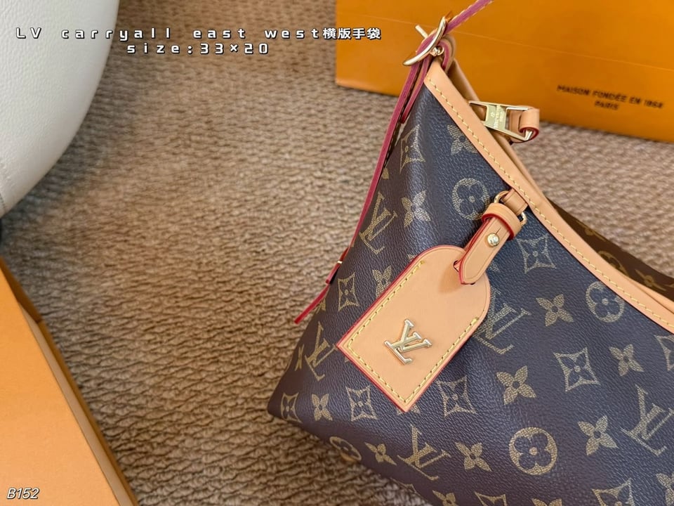 Louis Vuitton CarryAll East West Bag Monogram Canvas 36cm M28101 view 5