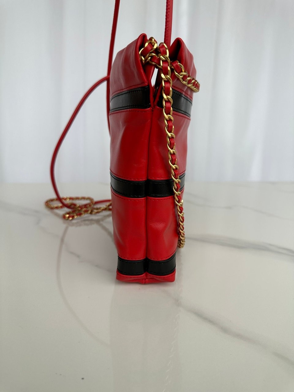 Chanel 22 Hobo Red Black Calfskin Gold Hardware view 7