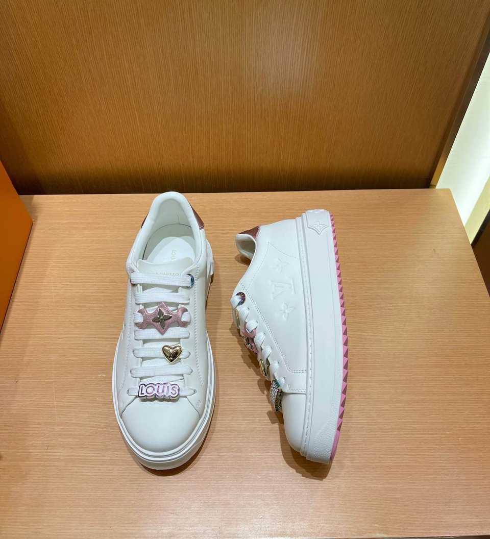 Louis Vuitton Time Out Sneakerk Light Pink 1Aadn9 view 8