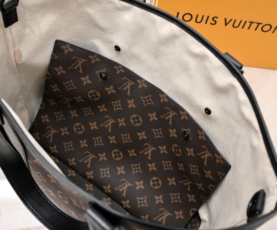 Louis Vuitton Week-End Tote view 4