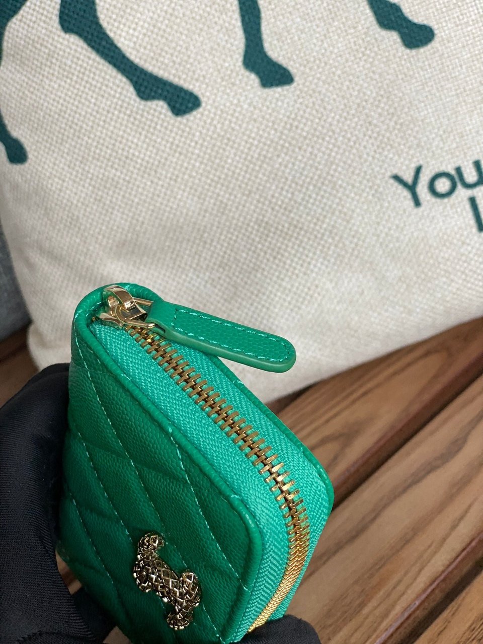 Chanel Zipped Wallet 11Cm Green Caviar Gold Hardware view 8