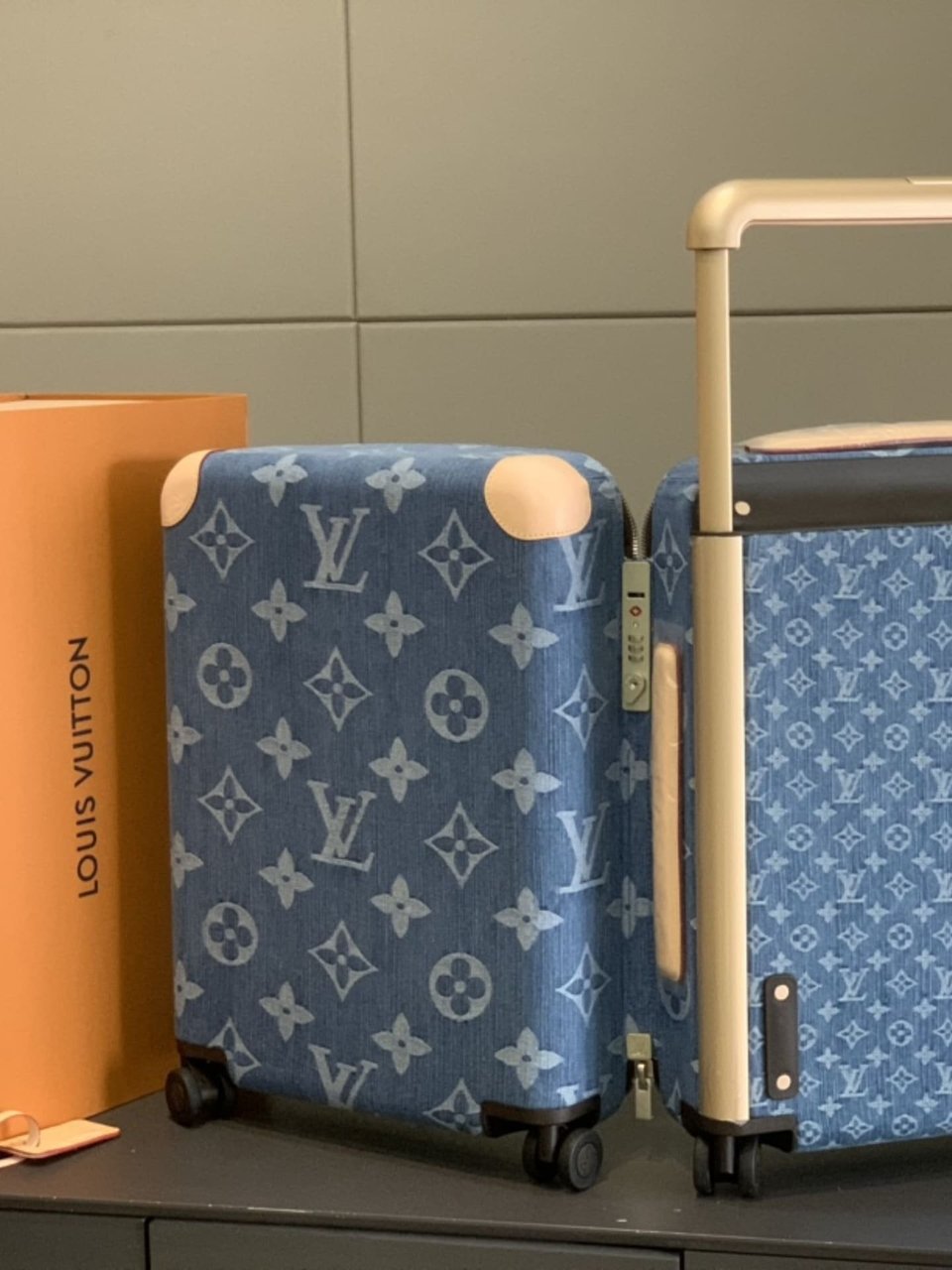Louis Vuitton Horizon 55 Suitcase Monogram Cotton Canvas Denim Blue 55Cm M24314 view 7