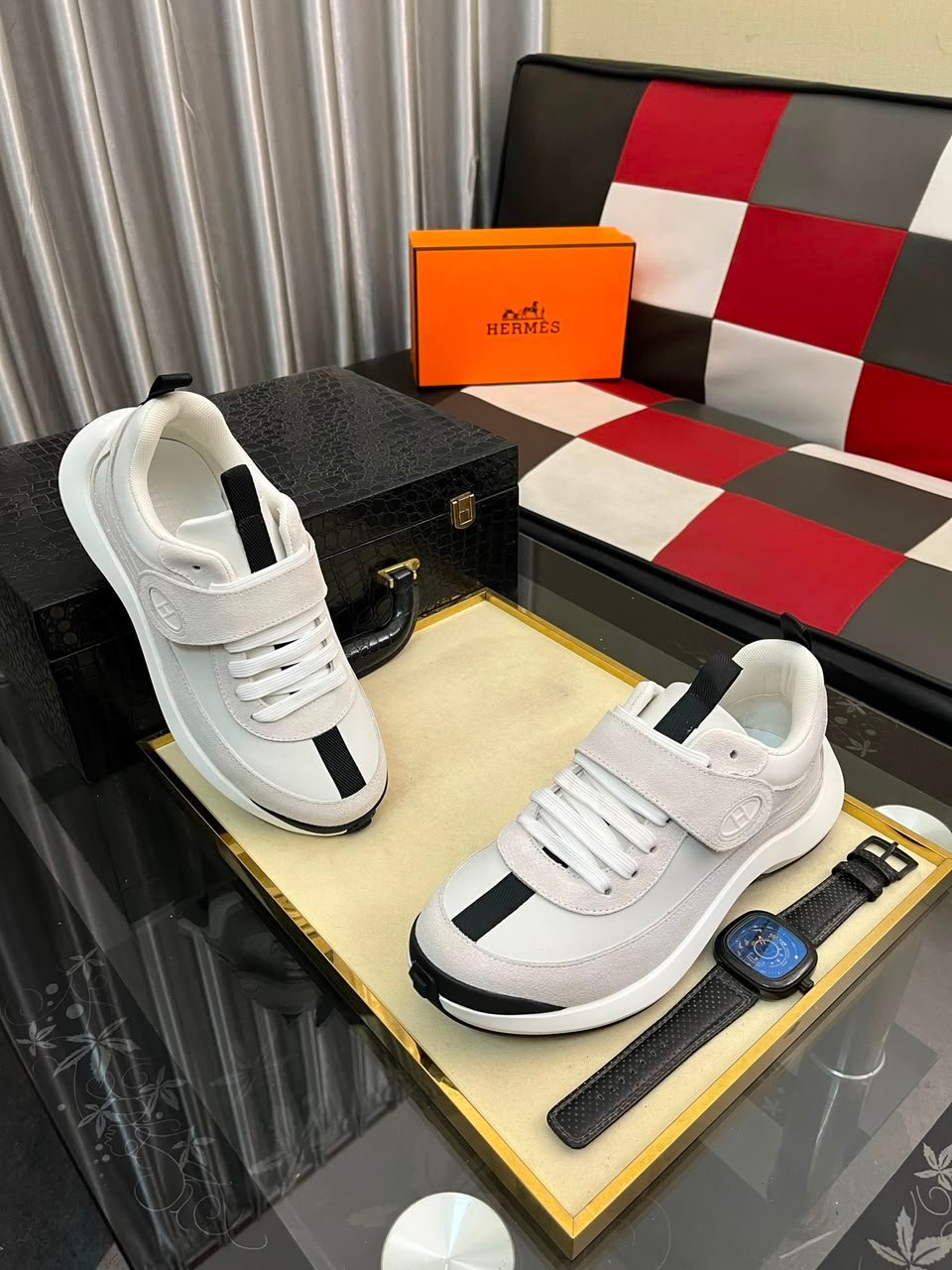 Hermes Loop Sneakers Blanc Color Calfskin H252000Z view 4