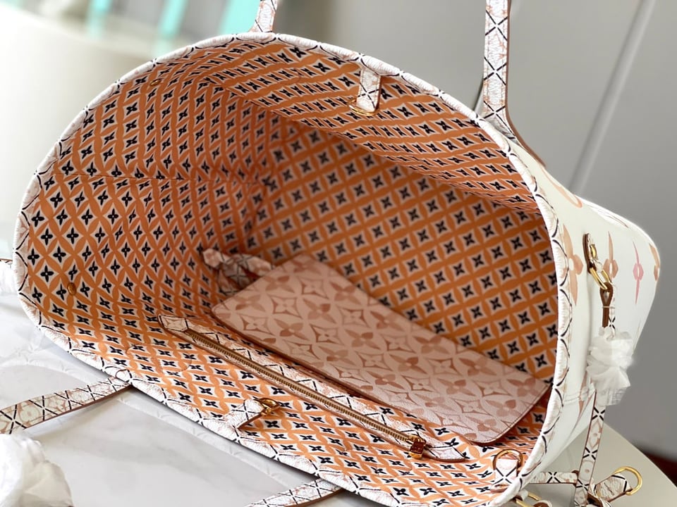 Louis Vuitton M22978 Neverfull MM Beige Monogram view 6