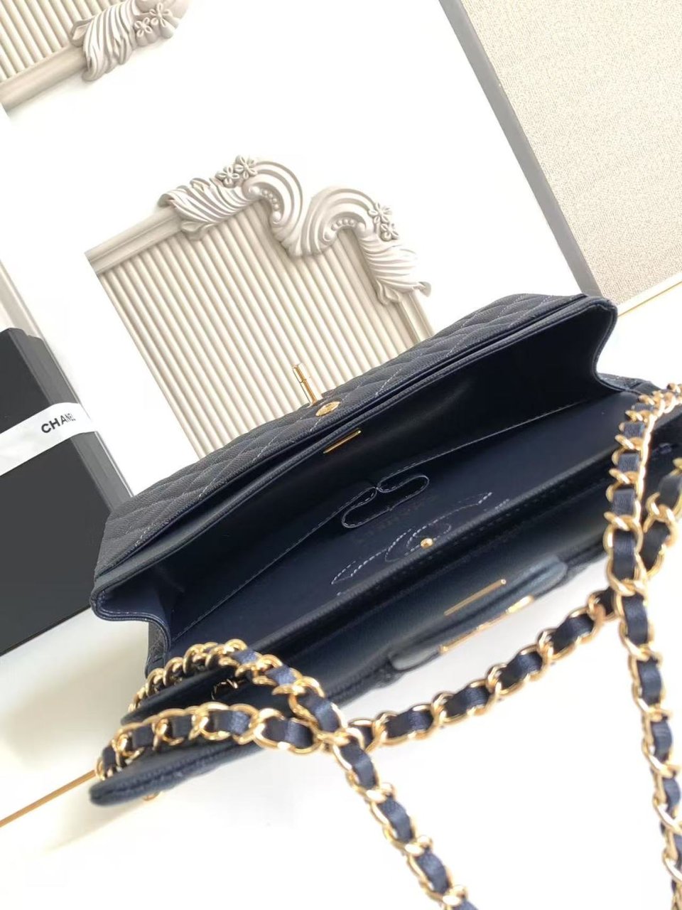 Chanel Classic Flap Bag 25 cm Navy Blue Gold-Tone Hardware A01112 view 8