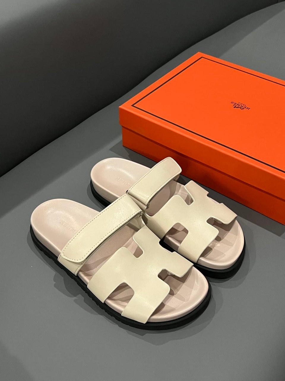 Hermes Chypre Sandal Calfskin Beige view 3