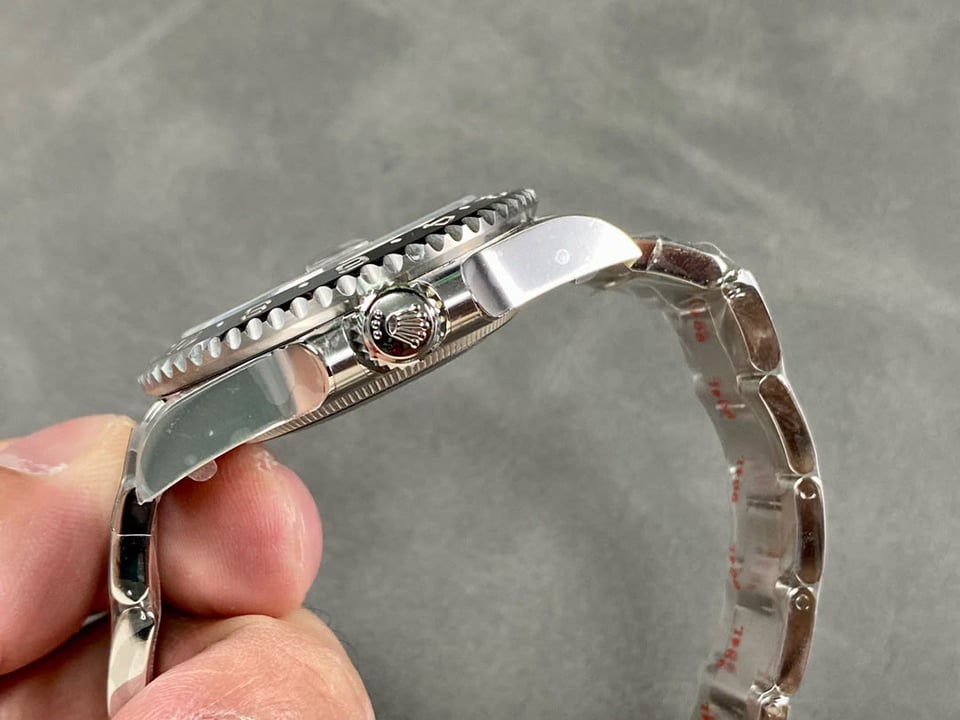 [Super Clone] Rolex GMT-Master II 126710GRNR “Bruce Wayne” Oyster 2024 view 4
