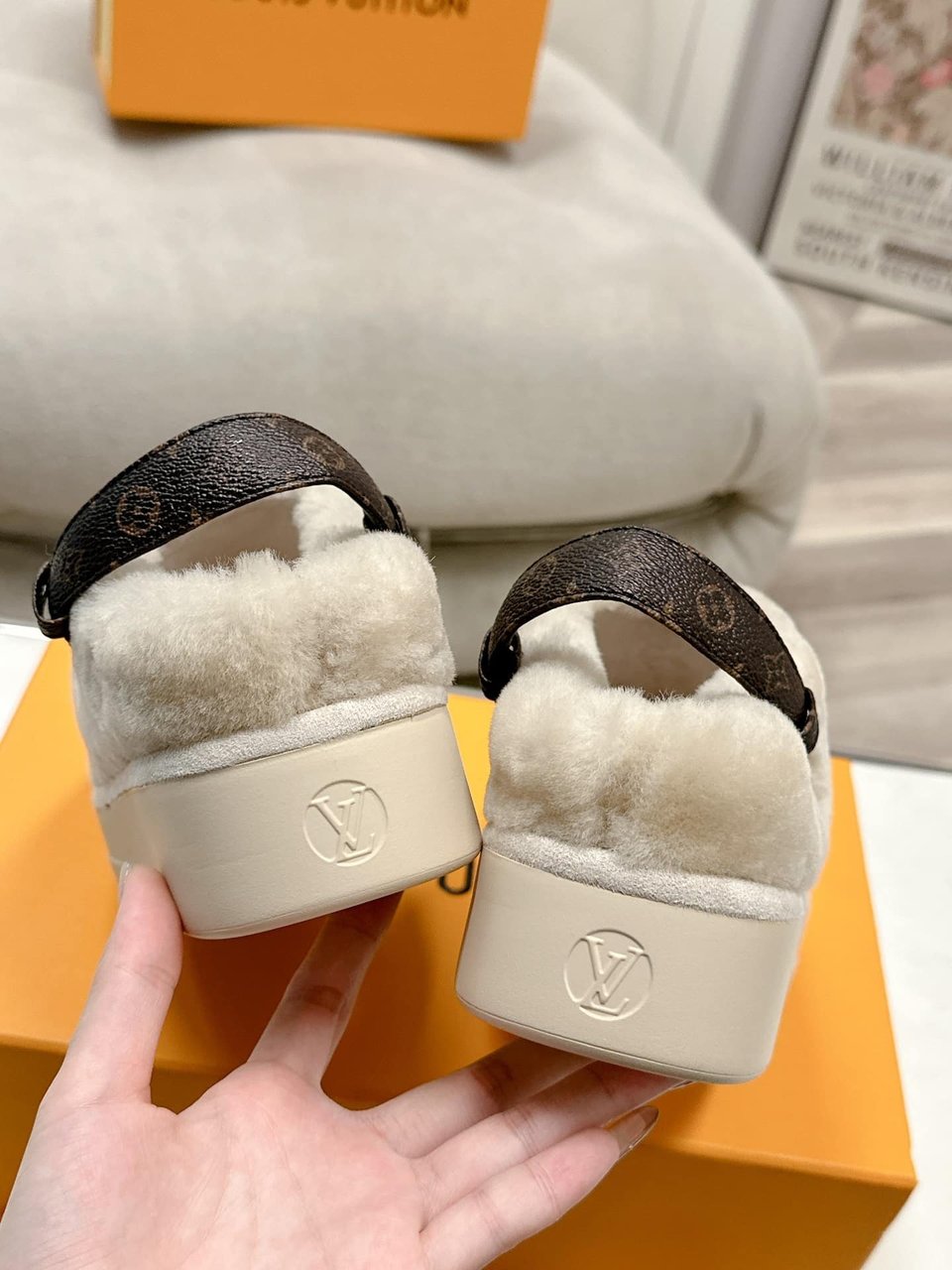 Louis Vuitton Aspen Comfort Clog Light Beige view 4